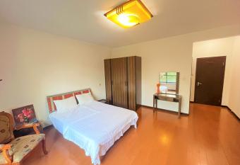 Xi an Daming Palace Core Area 3-Bedroom Hot Spring Flat                                           has Balcony rooms