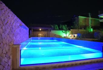                                has rooms with a private hot tub