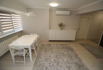 Luxuriously flat fully equipped quality appliances has rooms with a private hot tub