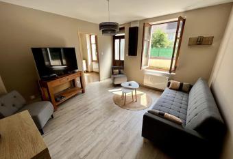 La Cartel  e has Balcony rooms