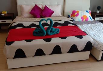 Home Feel @ Superior Deluxe Room Champs Elysees has Balcony rooms