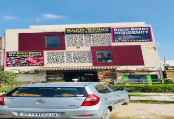 Brew Berry Residency has Balcony rooms