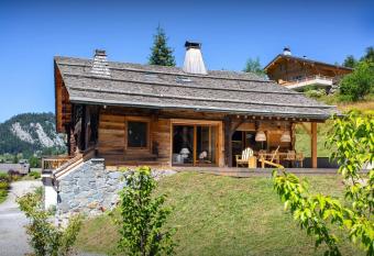 Chalet Frontflip - OVO Network has Balcony rooms