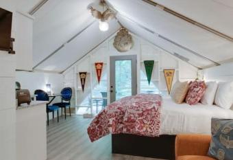 9 Hogwarts Luxury Glamping Tent Hogwarts Theme has Balcony rooms