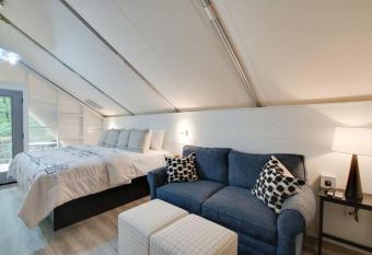 12 Launch Pad Luxury Glamping Tent Space Theme has rooms with a private hot tub