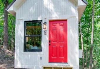 17 Heartthrob Tiny Cottage allows 18 year olds to book a room