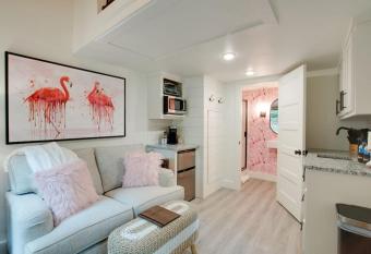14 Pink Flamingo Tiny Cottage by Lake Guntersville allows 18 year olds to book a room