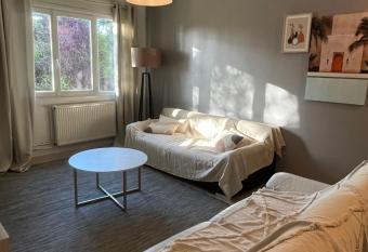 le T3 - situ   au calme a manissieux proche eurexpo & groupama stadium allows 18 year olds to book a room