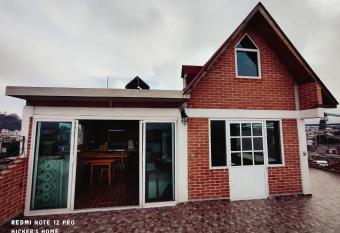 Hiker s Home - Hostel Inn has Balcony rooms