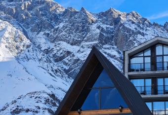 Misty Rocks Kazbegi has Balcony rooms