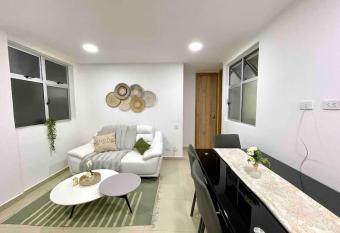 Apartamento c  modo y central cerca a Viva Envigado has Balcony rooms