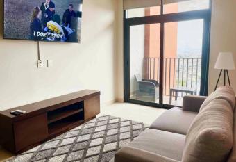 Luxury and Comfort, Parque Fundidora in front Arena has Balcony rooms