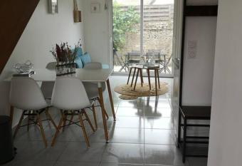 Appartement 4 personnes    louer has Balcony rooms