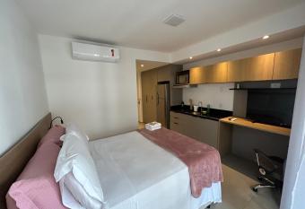 Studio 802 - Bela Cintra has rooms with a private hot tub