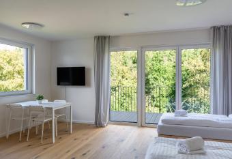 T&K Apartments - Bergisch Gladbach - 7 Luxury Apartments - 20 min to Fair Messe Cologne allows 18 year olds to book a room