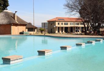 Lush Bush in Pretoria near Dinokeng has Smoking rooms