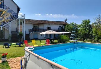 Leclosdipontine l   cole des demoiselles has Balcony rooms