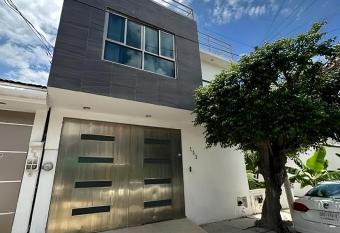 Casa moderna climatizada en Tuxtla Guti  rrez has Balcony rooms