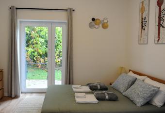 Quiet, green, relaxing place- 2 bedroom apartment has Balcony rooms