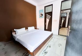 Roomshala 115 Satguru Residency - Indrapuram has Balcony rooms