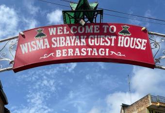 WISMA SIBAYAK Guesthouse BERASTAGI has Balcony rooms