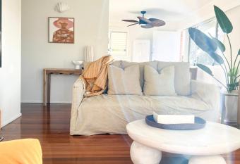 The Beach House on Bribie Island has Balcony rooms