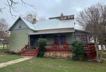 311 Wildflower has Balcony rooms