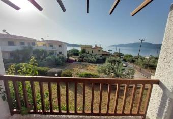 Argo House  6 has Balcony rooms