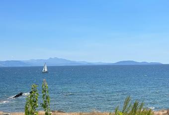 Mati Seaside Studio has Balcony rooms