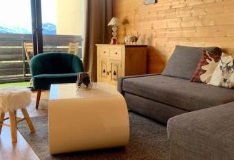 Appart style chalet superbe vue, SKI VIP remise 20 % has Balcony rooms