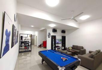 No 70 Sunlight Homestay 4R3B - Karaoke has Balcony rooms