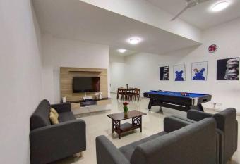 No 68 Sunlight Homestay 4R3B allows 18 year olds to book a room