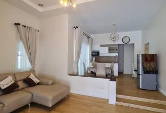 Kalunta hughome Khonkhan allows 18 year olds to book a room