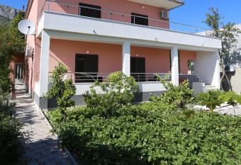 Apartment Fila i Jure has Balcony rooms