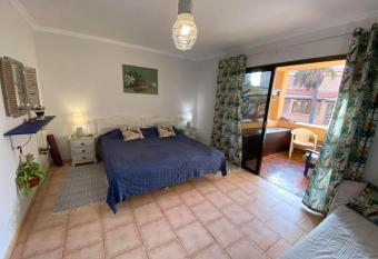 Studio De Ziutek has rooms with a private hot tub