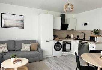 Appart Cozy CDG, Paris, Disney, Parc Expo, Ast  rix has Balcony rooms