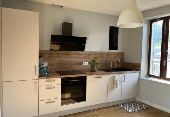 Chambre priv  e proche Vichy allows 18 year olds to book a room