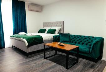 Otto 4 has rooms with a private hot tub