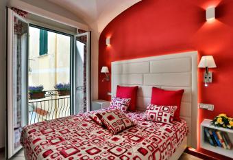 Apartments Amalfi Design has Balcony rooms