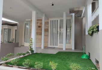 Latasari 33A Homestay has Balcony rooms