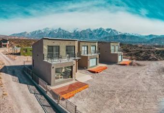 Reflejo del Lago - Caba  as frente al Dique Potrerillos has Balcony rooms