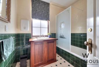 Modern City heart living with City view and free parking has rooms with a private hot tub