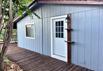 1 Bedroom Home near Lassen Volcanic Park has Balcony rooms