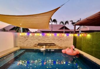 DV-1535 has Balcony rooms