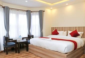 Hotel Royal Emperor has Smoking/Balcony rooms