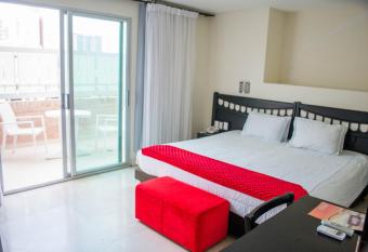 Hotel Suite Continental allows 18 year olds to book a room