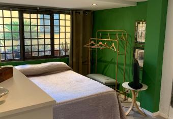 Sauro 43 allows 18 year olds to book a room