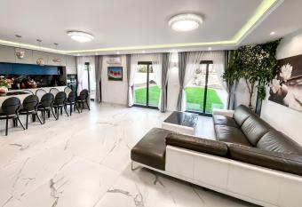 Villa moderne - Grand Paris has Balcony rooms