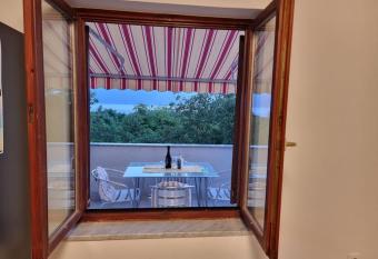 Apartman Flavio has Balcony rooms