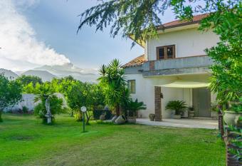 Villa Asia has Balcony rooms